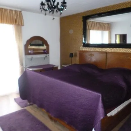 Loreley Weinstuebchen ザンクト・ゴアールスハウゼン