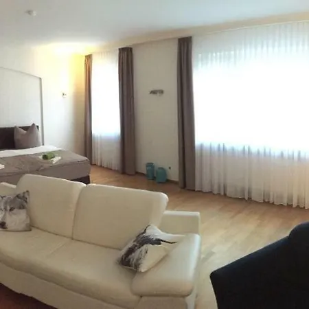 Loreley Weinstuebchen ゲストハウス ザンクト・ゴアールスハウゼン